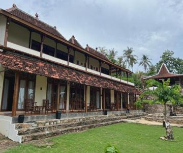 Ary's Lagoon Bungalow & Hotel