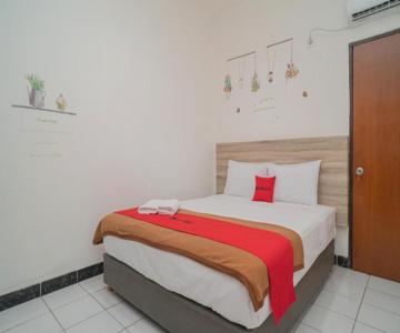Fortuna Hotel by RedDoorz