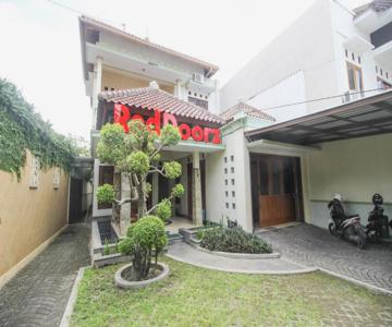 Guest House Giri Arta By RedDoorz