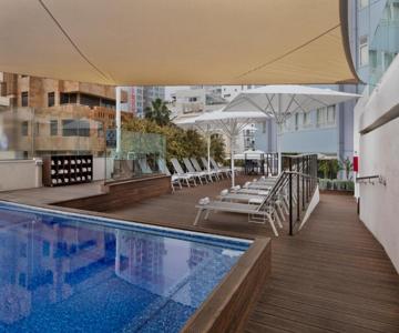 Metropolitan Suites
