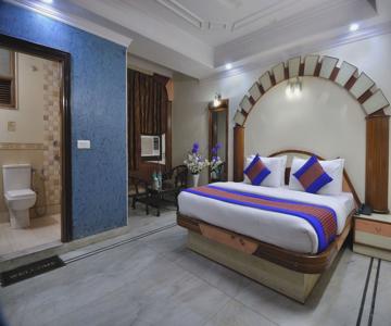 De Holiday International