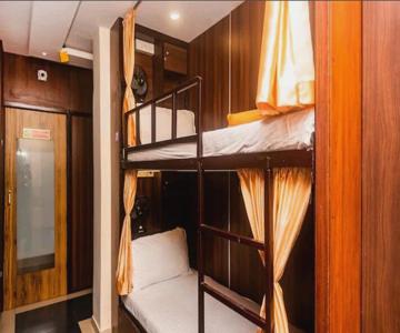Almas Dormitory Andheri Station