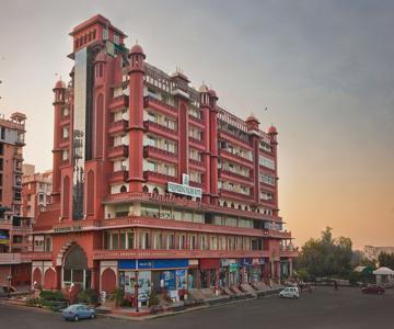 Whispering Palms Hotel