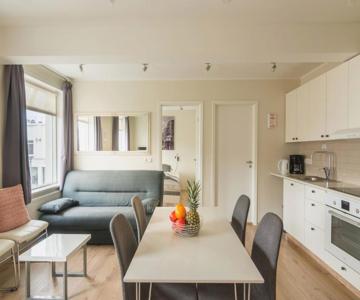 Town Square Apartments & Guesthouse