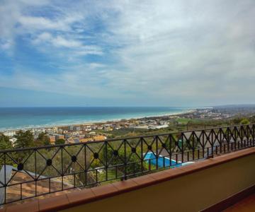 Giuvra Panoramic House