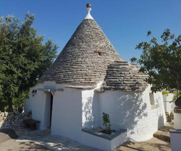 Antico Trullo Immerso Nella Campagna