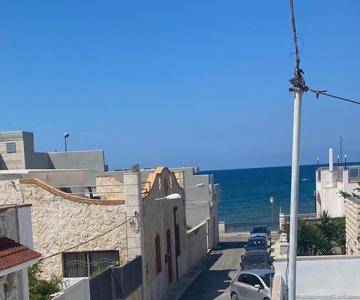 Flower's House Di Doris Simone