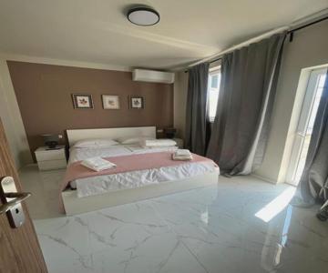 Sun Roof Apartment