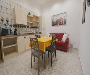 Bilocale Porta Napoli