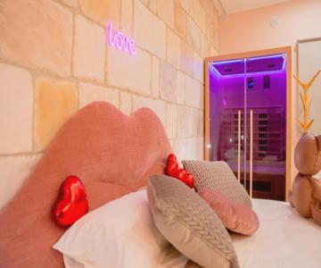 Roses Suite & Apartments