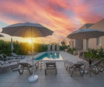 Casto Bed & Breakfast