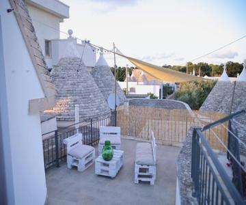 Valle D'itria Trullo Sovrano Sul Monte