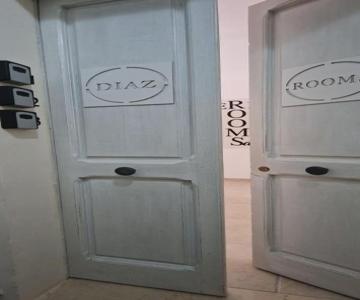 Diaz Rooms