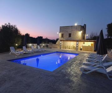 Il Trullo E La Pietra