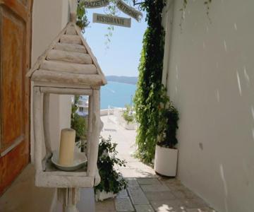 Piazzetta Petrone Apartments + Parking