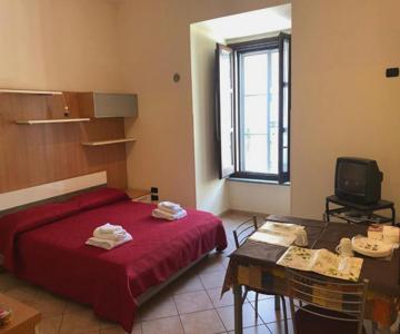 Monolocale In Via Poerio