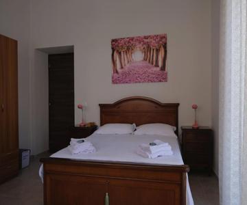 B&b Annunziata-vicino All' Ospedale Civile Dell'annunziata E Alla Clinica Scarnati, A Due Passi Dall