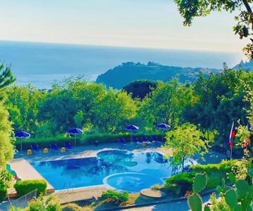 Agriturismo Le Ville Con Piscina Idromassaggio, Capo Vaticano