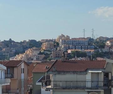 Stunning Views, 2-bed Apartment In Scalea