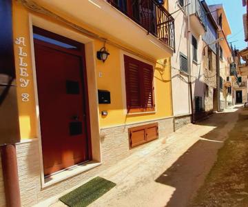 Alley 8