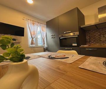 Orange Grove Apartment