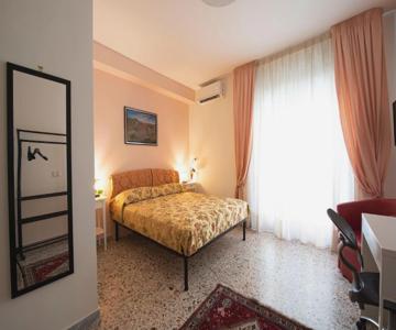 Vomero Room