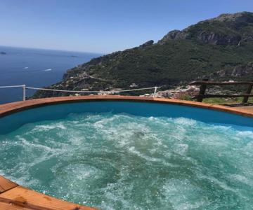 Villa La Tagliata Spectacular Jacuzzi Tub Amazing View And Private Parking Garage