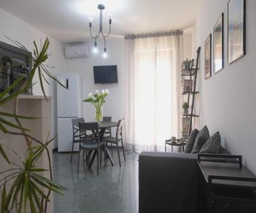 La Terrazza 112 E Green 112