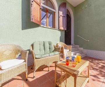 Nura's - Villa Verde Guest House