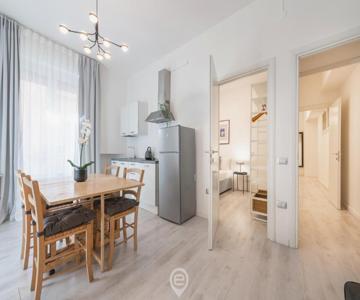 Garibaldi Central Apartment