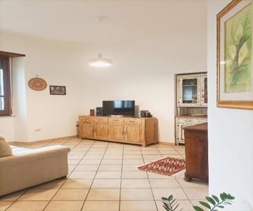 Bright Port View Apartment- Free Parking