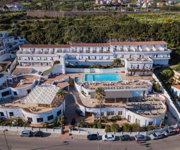 Lh Pedraladda Resort