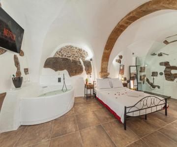 Romantic Loft With Jacuzzi In The Castle