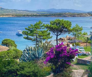 CASA MUGHETTO R5055 WiFi, seafront, private sea access, swimming pool