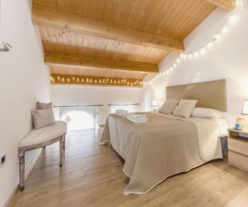 Exclusive Santa Chiara Apartment