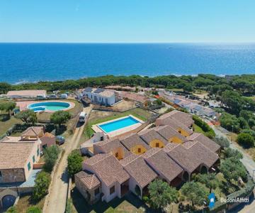 residence baia sant anna con piscina
