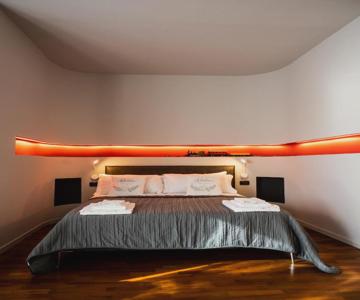 Carlotta Station Suite