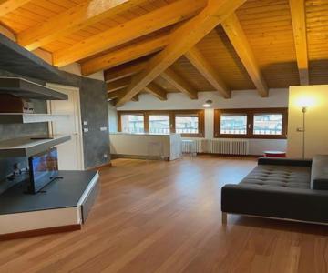 Interno 8 Appartamento Con Box Auto Privato Gratuito