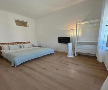 Ripa Grande Apartment