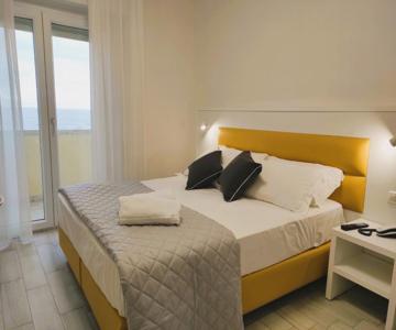 Hotel Gran San Bernardo - Riccione - Fronte Mare Con Cucina