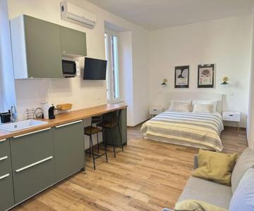Bond Shell - Cozy Flat Near Rome