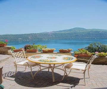 Giardino Sul Lago