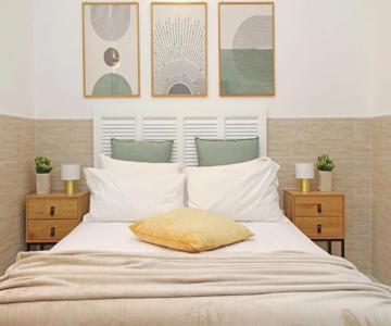 Opera Inn Suites B & B & Apartments