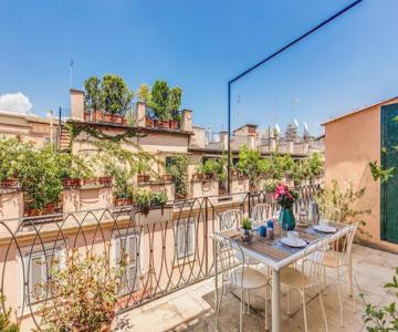 Spagna Glamour Life Penthouse
