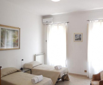 ItalyRents Spanish Steps Apartment
