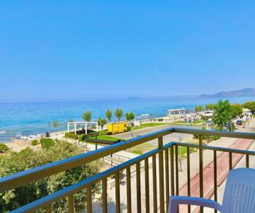 Holidaycasa Chris - Fronte Mare Vista Mare