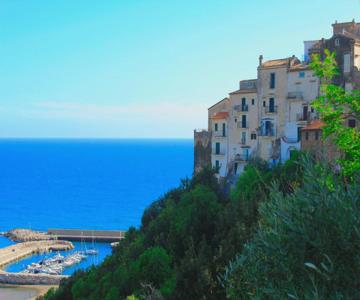 Tra I Vicoli Di Sperlonga, Storia, Mare E Relax