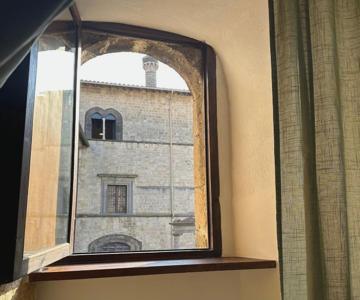 All’ombra Del Museo