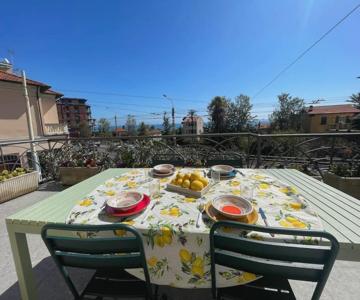 Casa Visconti, Bordighera, vista mare