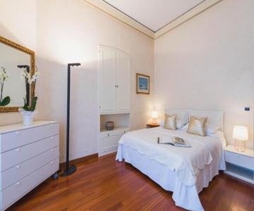 Villa Eugenia - Luxury Flat With Parking Space